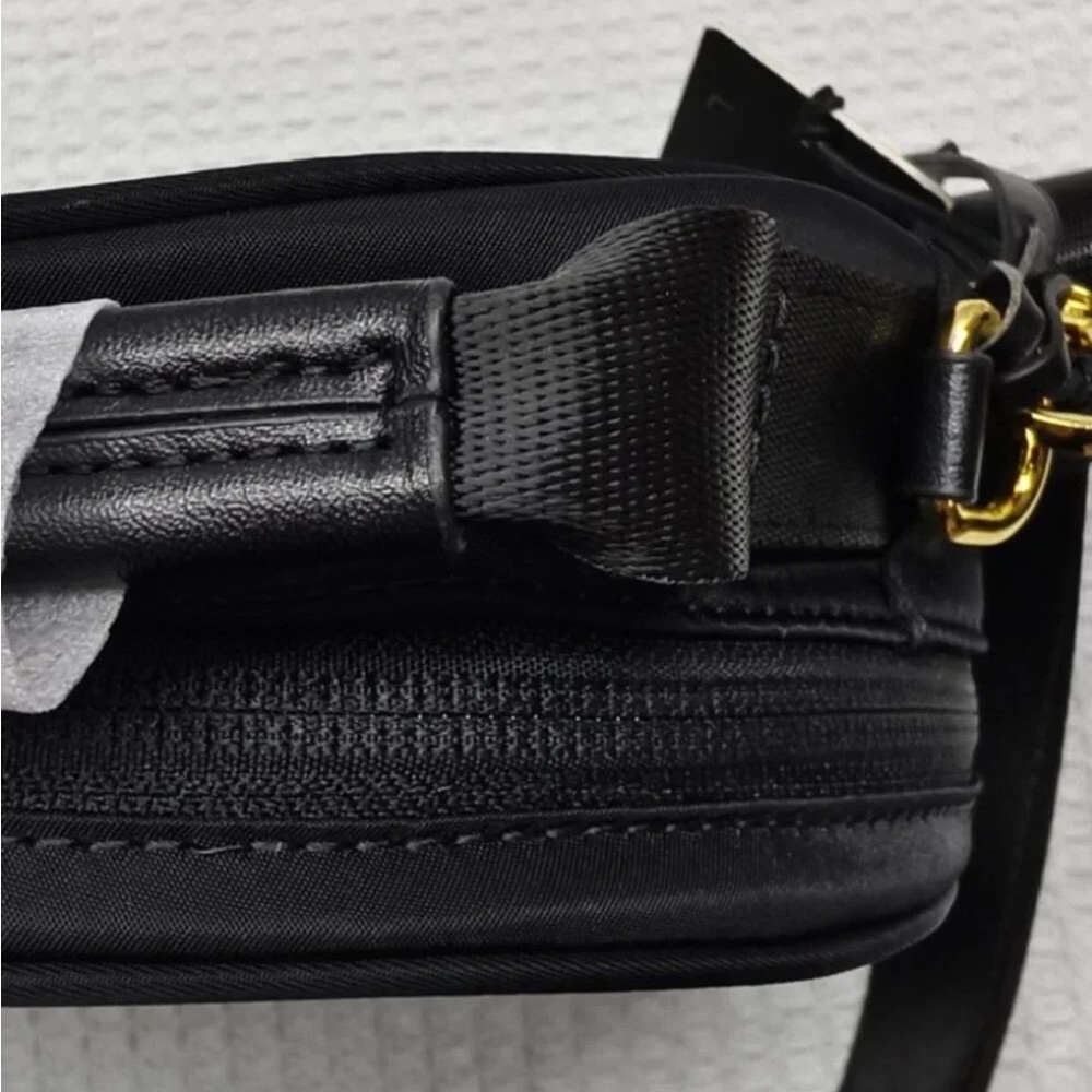 ✨ TUMI Voyageur Small Crossbody Bag Black Gold Hardware Like New - Picture 3 of 5